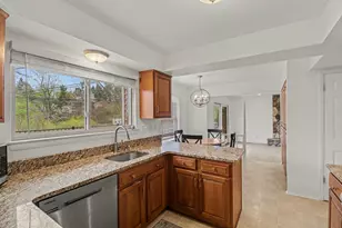 3028 Caswell Dr, Troy, MI 48084 - Photo 10
