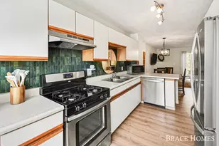 956 Ada Pl Dr SE, Grand Rapids, MI 49546 - Photo 10