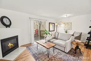 956 Ada Pl Dr SE, Grand Rapids, MI 49546 - Photo 4
