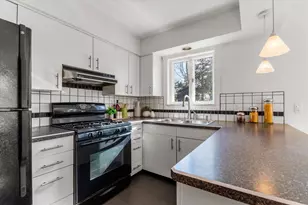 385 Hazelwood Ave, Ann Arbor, MI 48103 - Photo 16