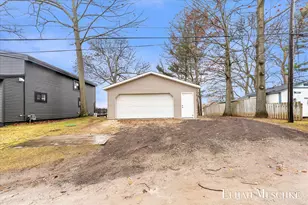 10463 Poplar Dr NE, Rockford, MI 49341 - Photo 36