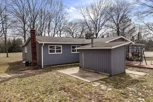 6561 E 34 1/2 Rd, Cadillac, MI 49601 - Photo 2