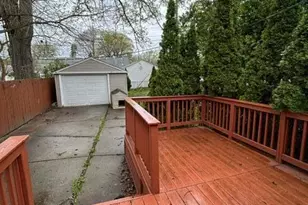 24235 Lexington Ave, Eastpointe, MI 48021 - Photo 2