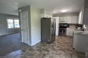 1535 W Kinley Rd, Saint Johns, MI 48879 - Photo 12