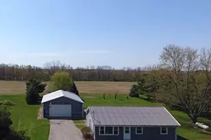 1535 W Kinley Rd, Saint Johns, MI 48879 - Photo 2