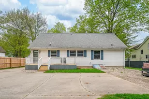 108 N Cayuga St, Buchanan, MI 49107 - Photo 8