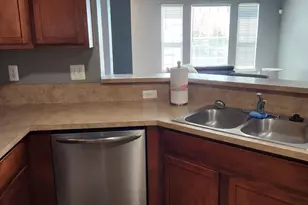 23668 Northstone Village Dr, Taylor, MI 48180 - Photo 10