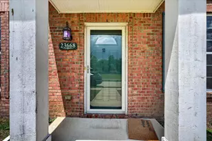 23668 Northstone Village Dr, Taylor, MI 48180 - Photo 4