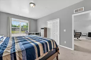 23668 Northstone Village Dr, Taylor, MI 48180 - Photo 18