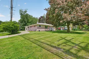 23100 Mapleridge Dr, Southfield, MI 48075 - Photo 4