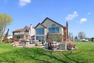 8115 Colony Dr, Algonac, MI 48001 - Photo 2