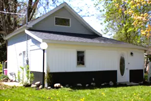 810 1st St, Lake Odessa, MI 48849 - Photo 6