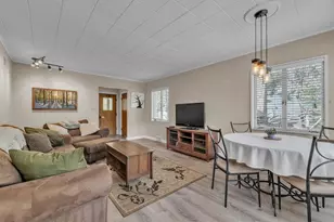 803 Barton Dr, Ann Arbor, MI 48105 - Photo 8
