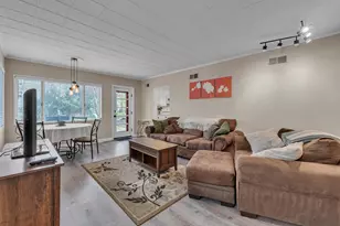 803 Barton Dr, Ann Arbor, MI 48105 - Photo 6