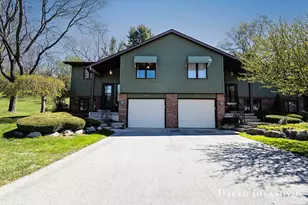 4492 N Valley Dr NE, Grand Rapids, MI 49525 - Photo 2