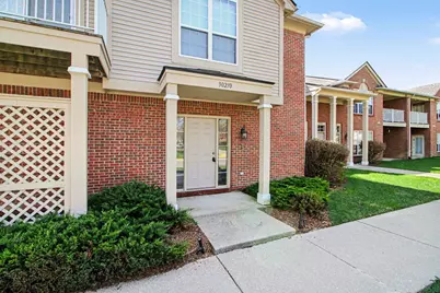 30210 Chesapeake Circle, Commerce Township, MI 48390 - Photo 2