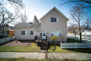 257 2nd Ave, Manistee, MI 49660 - Photo 4