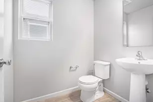 10100 Kearns Ct, Portage, MI 49024 - Photo 8