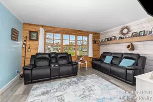 636 E Colfax St, Hastings, MI 49058 - Photo 10