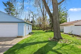 3223 Timber Dr, Lansing, MI 48917 - Photo 24