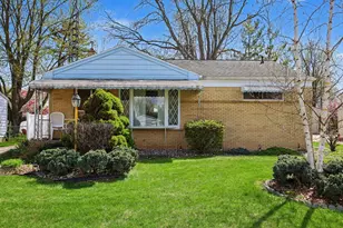 3223 Timber Dr, Lansing, MI 48917 - Photo 2