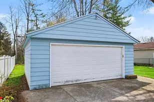 3223 Timber Dr, Lansing, MI 48917 - Photo 6