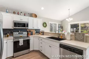 11964 Jonker Way, Holland, MI 49424 - Photo 10