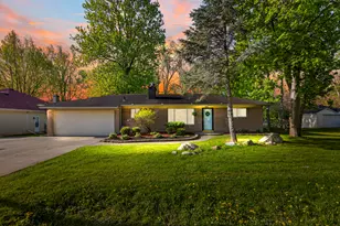 950 Gallaland Ave, Rochester Hills, MI 48307 - Photo 2