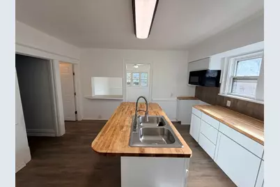1045 E Forest Avenue, Muskegon, MI 49442 - Photo 2
