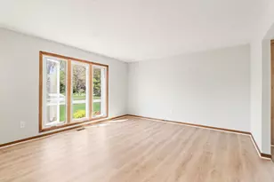 5116 Cardinal Dr, Troy, MI 48098 - Photo 8