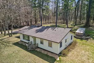 634 Croton Dr, Newaygo, MI 49337 - Photo 2