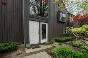 114 Lanark Ct, Kalamazoo, MI 49006 - Photo 2