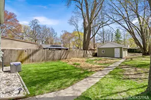 817 W Dale Ave, Muskegon, MI 49441 - Photo 38