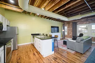 86 Washington St, Manistee, MI 49660 - Photo 4