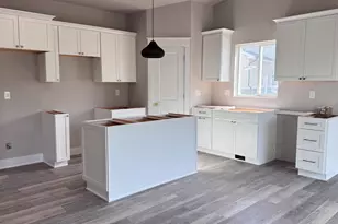 30821 Lower Ridge Dr, New Boston, MI 48164 - Photo 2