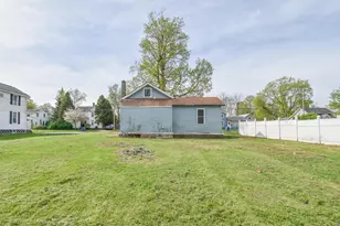 113 E Washington St, Coldwater, MI 49036 - Photo 2
