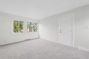 31546 Alpena Ct, Westland, MI 48186 - Photo 8