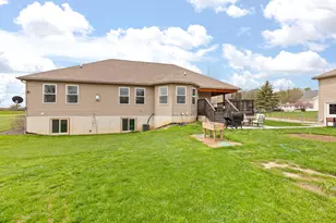 9201 Walnut Dr, Tipton, MI 49287 - Photo 6