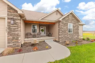 9201 Walnut Dr, Tipton, MI 49287 - Photo 4