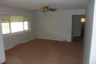 992 Kettering Ave, Pontiac, MI 48340 - Photo 6