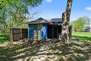 26663 Main St, Edwardsburg, MI 49112 - Photo 4