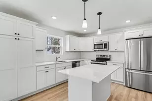 10150 Kearns Ct, Portage, MI 49024 - Photo 6