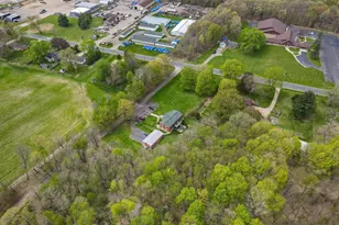 10477 S Sprinkle Rd, Vicksburg, MI 49097 - Photo 2