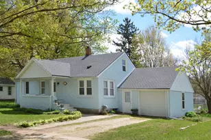 220 E James St, Lawrence, MI 49064 - Photo 2