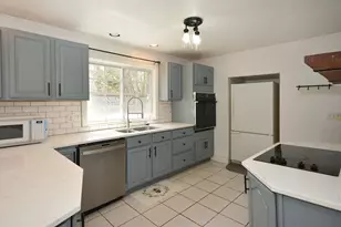 220 E James St, Lawrence, MI 49064 - Photo 10