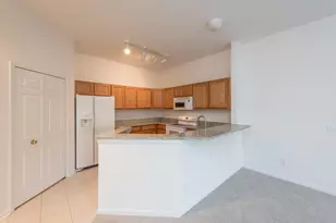 2800 S Knightsbridge Cir, Ann Arbor, MI 48105 - Photo 4