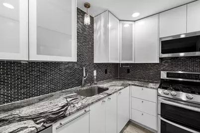 29374 Glen Oaks Boulevard E, Farmington Hills, MI 48334 - Photo 16