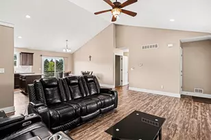 5966 Farmview Dr, Allendale, MI 49401 - Photo 4