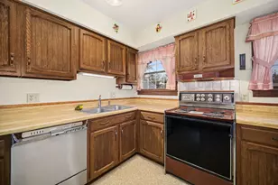 197 Wallace Dr, Saline, MI 48176 - Photo 8