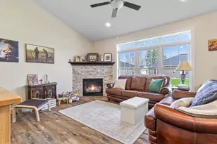 243 Auseon Ct, Hillsdale, MI 49242 - Photo 6